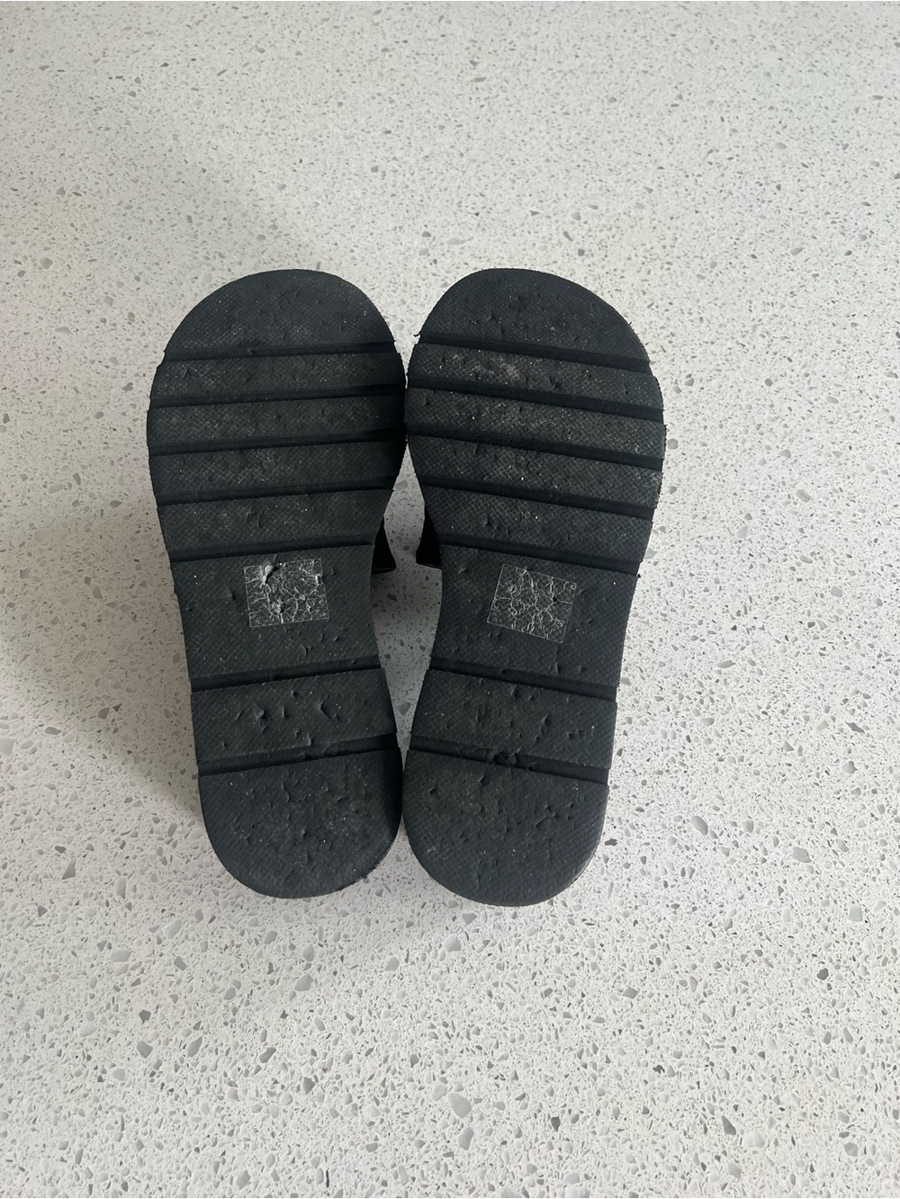 Guess Black Slide Sandals with White Logo **Very Good Condition** 🍒 Size 8.5/9 - Picture 3 of 6